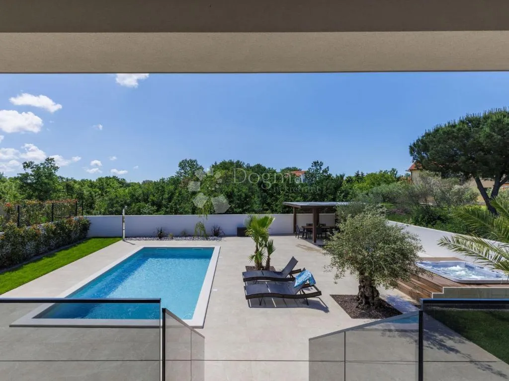 poreč - luksuzna vila s bazenom, wellnessom i 3 spavaće sobe - slika 32