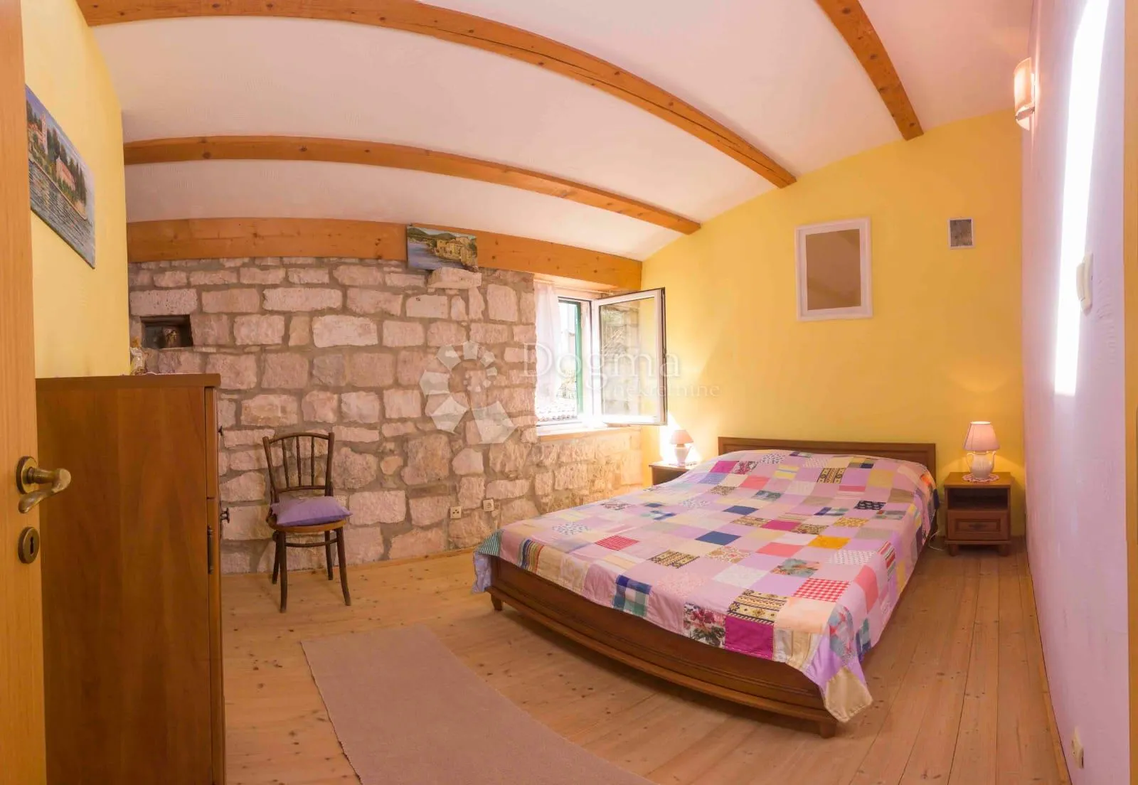 unikatna kamena kuća na otoku visu - slika 9