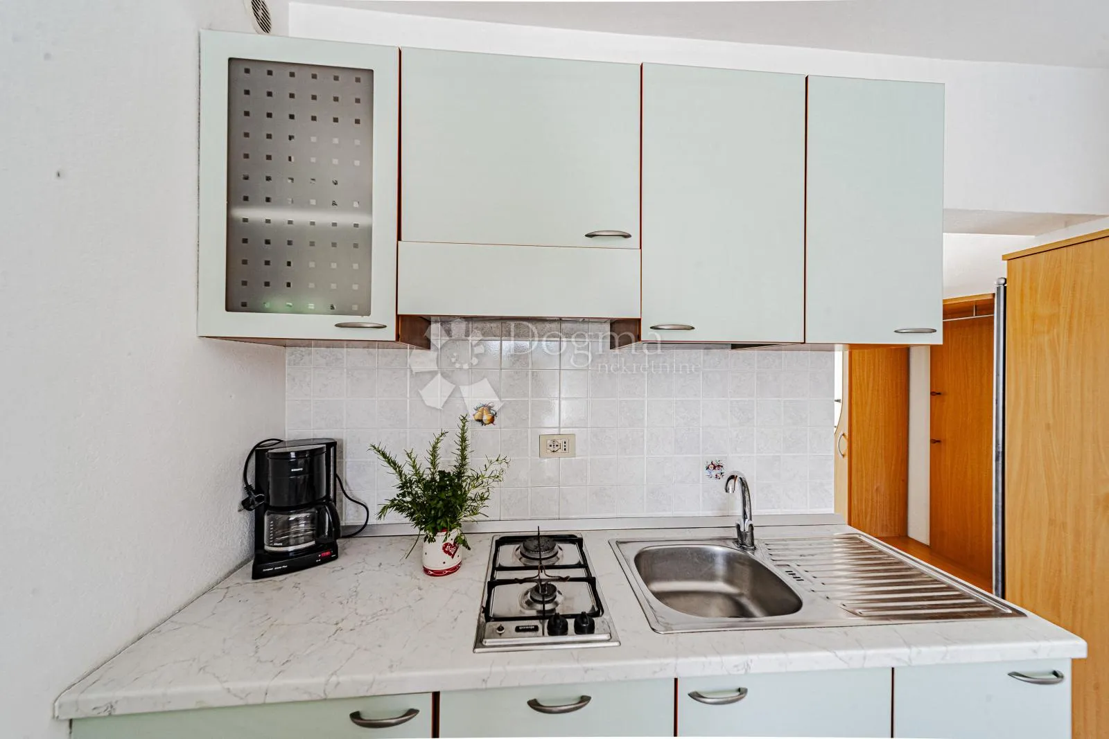 prvi red do mora: samoodrživa apartmanska vila s uhodanim poslovanjem – vela luka, korčula - slika 135