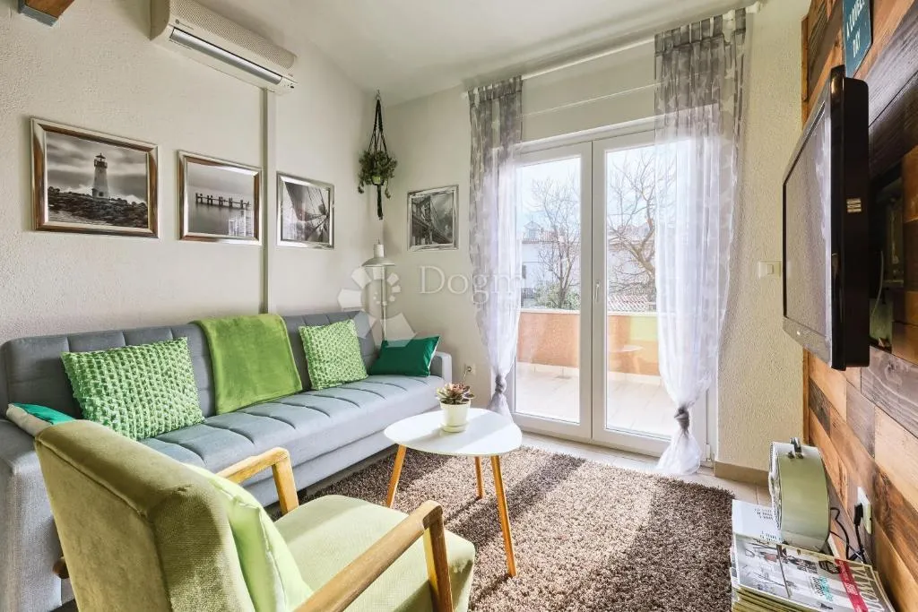 ekskluzivno! apartmanska vila u blizini mora - slika 28