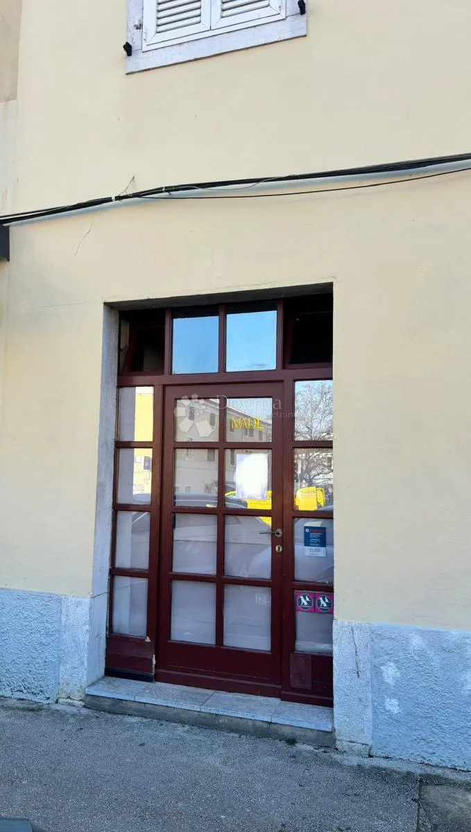Najam poslovnog prostora za tihu djelatnost na atraktivnoj lokaciji - Poreč