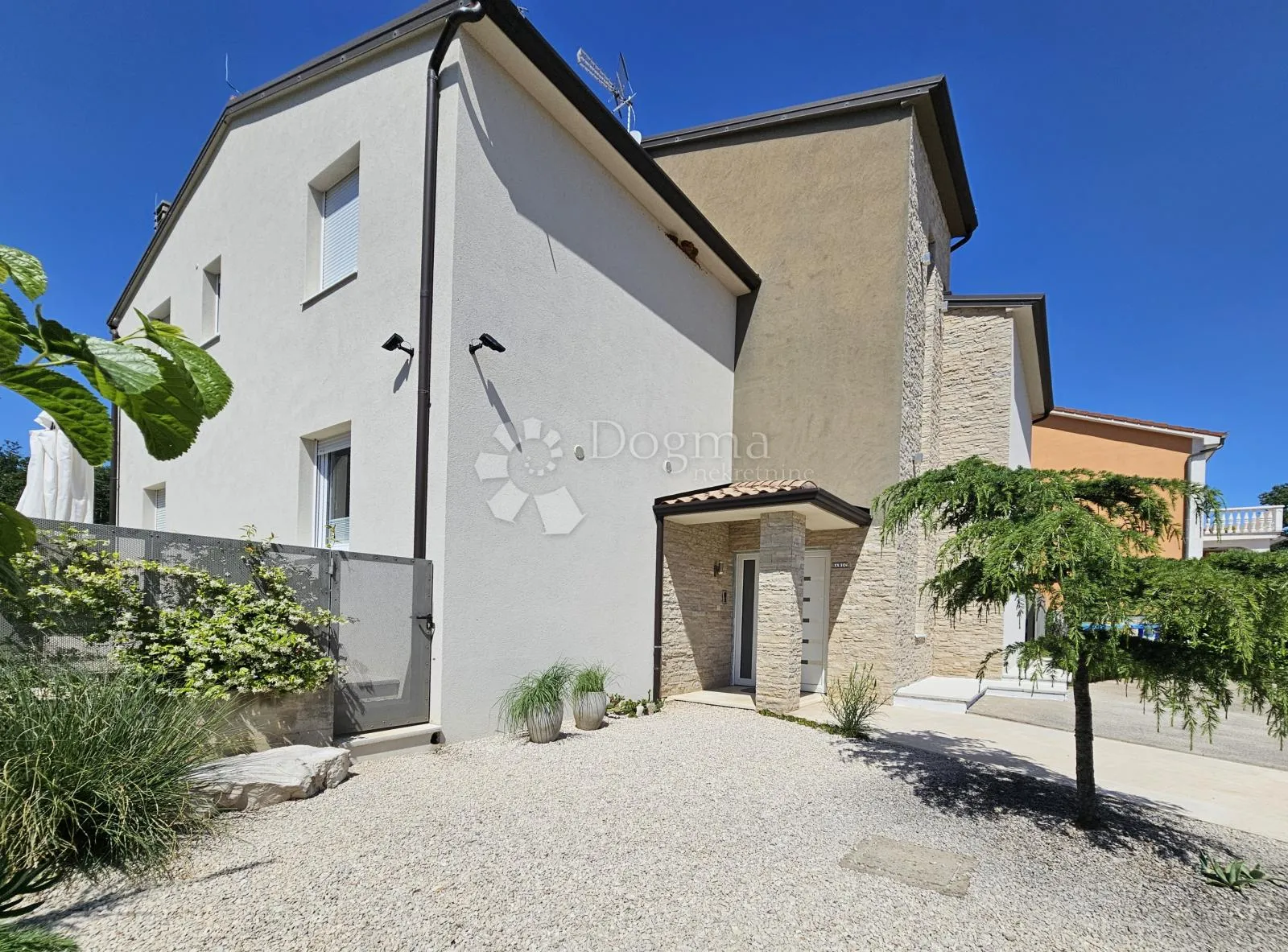 apartmanska kuća (4 jedinice) spremna za turizam - slika 53