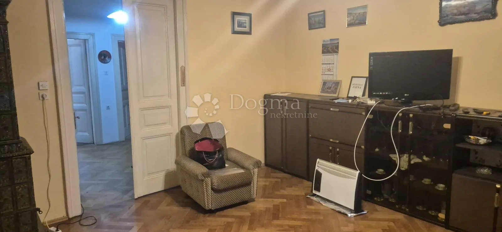 stan u strogom centru sa parkirnim mjestom i pogledom na more - slika 12