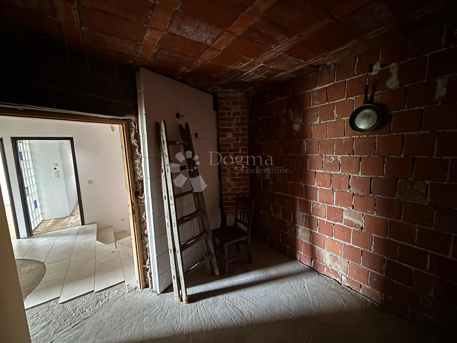mikulići – odlična investicija, kuća 283 m² s velikim potencijalom - slika 34