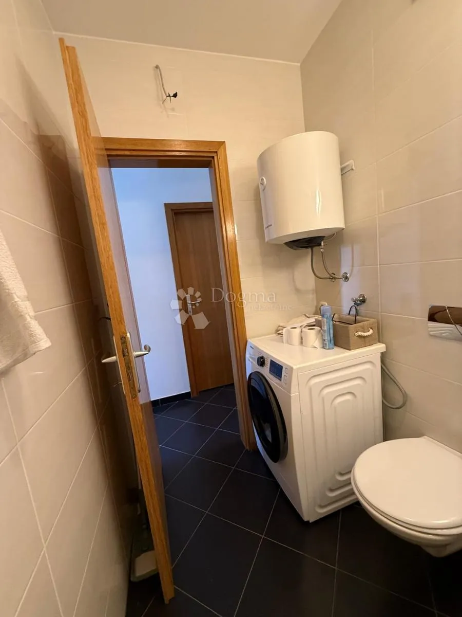 nov namješten apartman 200 m od mora sniženo - slika 23