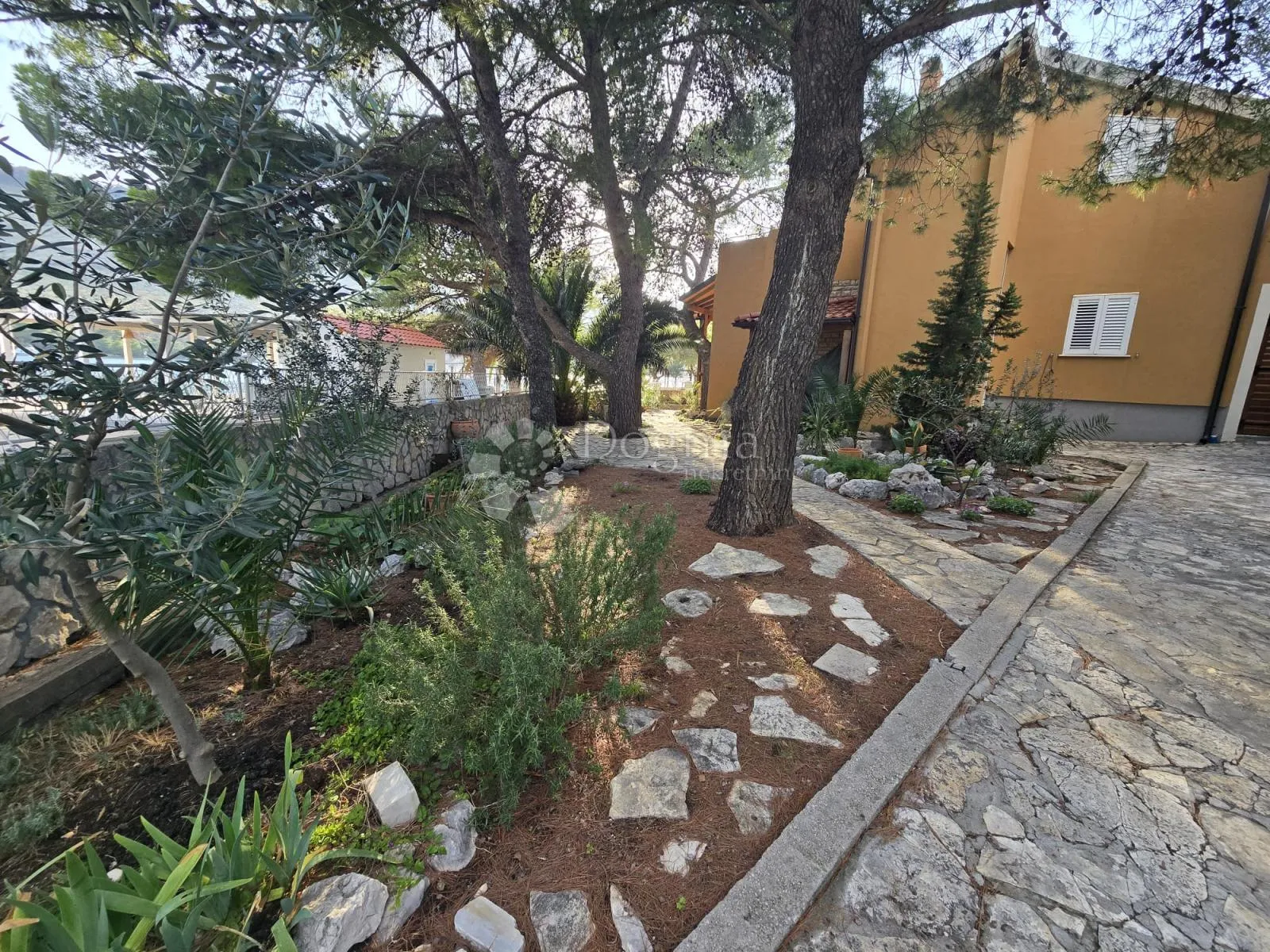 grebaštica- kuća na jedinstvenoj lokaciji prvi red do mora - slika 38
