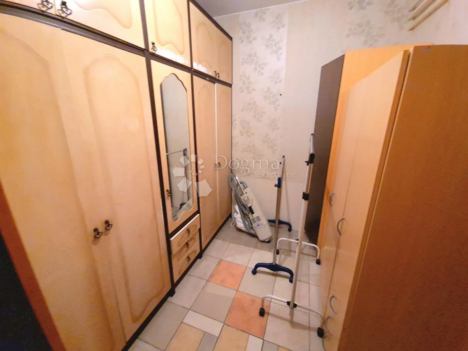 komforna kuća s 3 stana, 373m2 - kraljevečki novaki, sesvete - slika 9