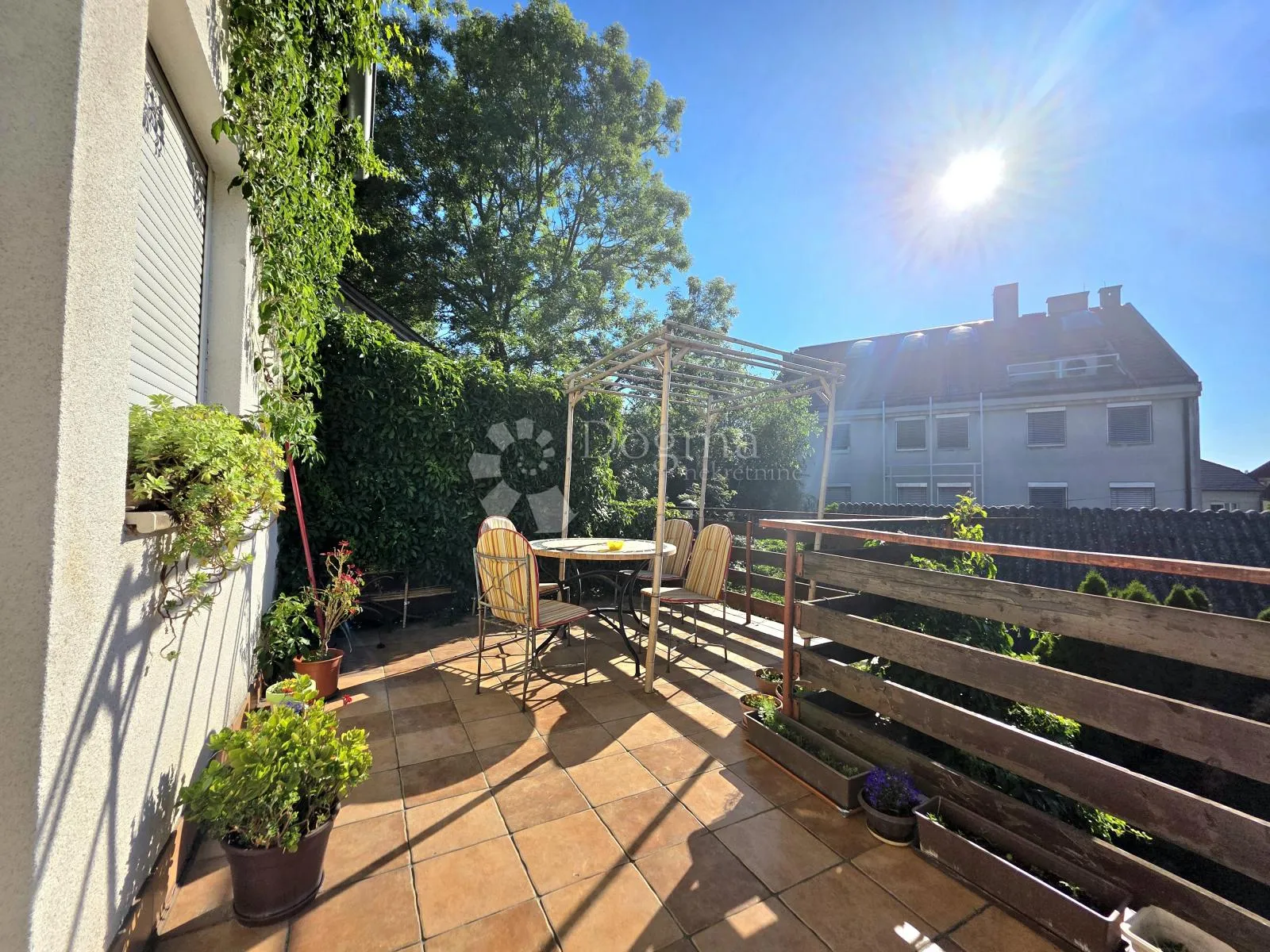 prodaja, stan, nkp 163m² s garažom i terasom, ivanić-grad, centar - slika 8