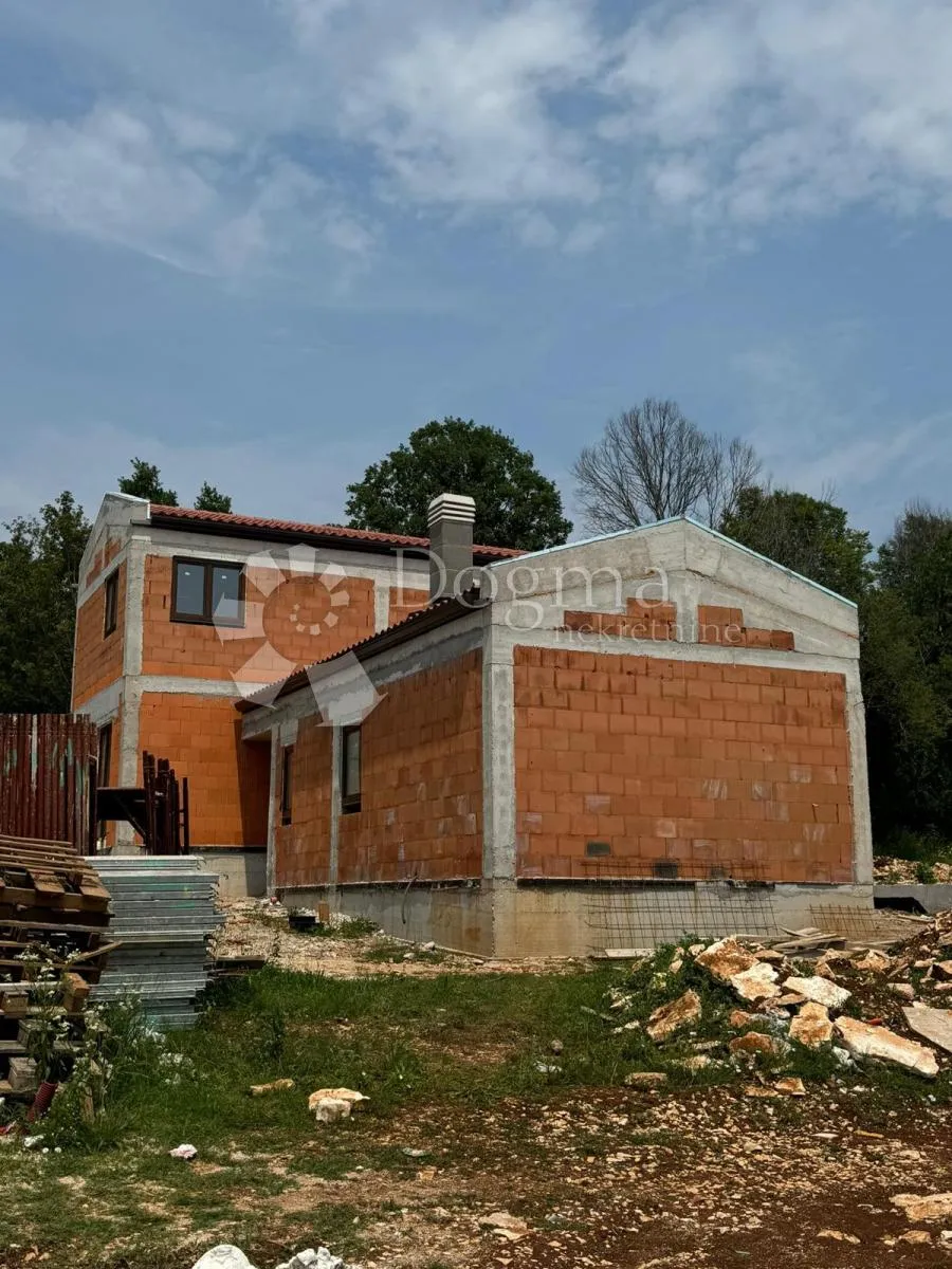 moderna vila u izgradnji s bazenom – okolica višnjana - slika 2