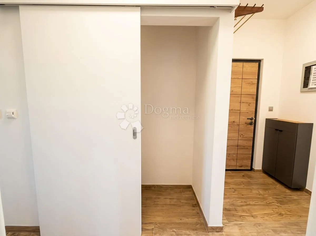 rijetka prilika! stan s privatnim bazenom i velikim vrtom, pula - slika 12