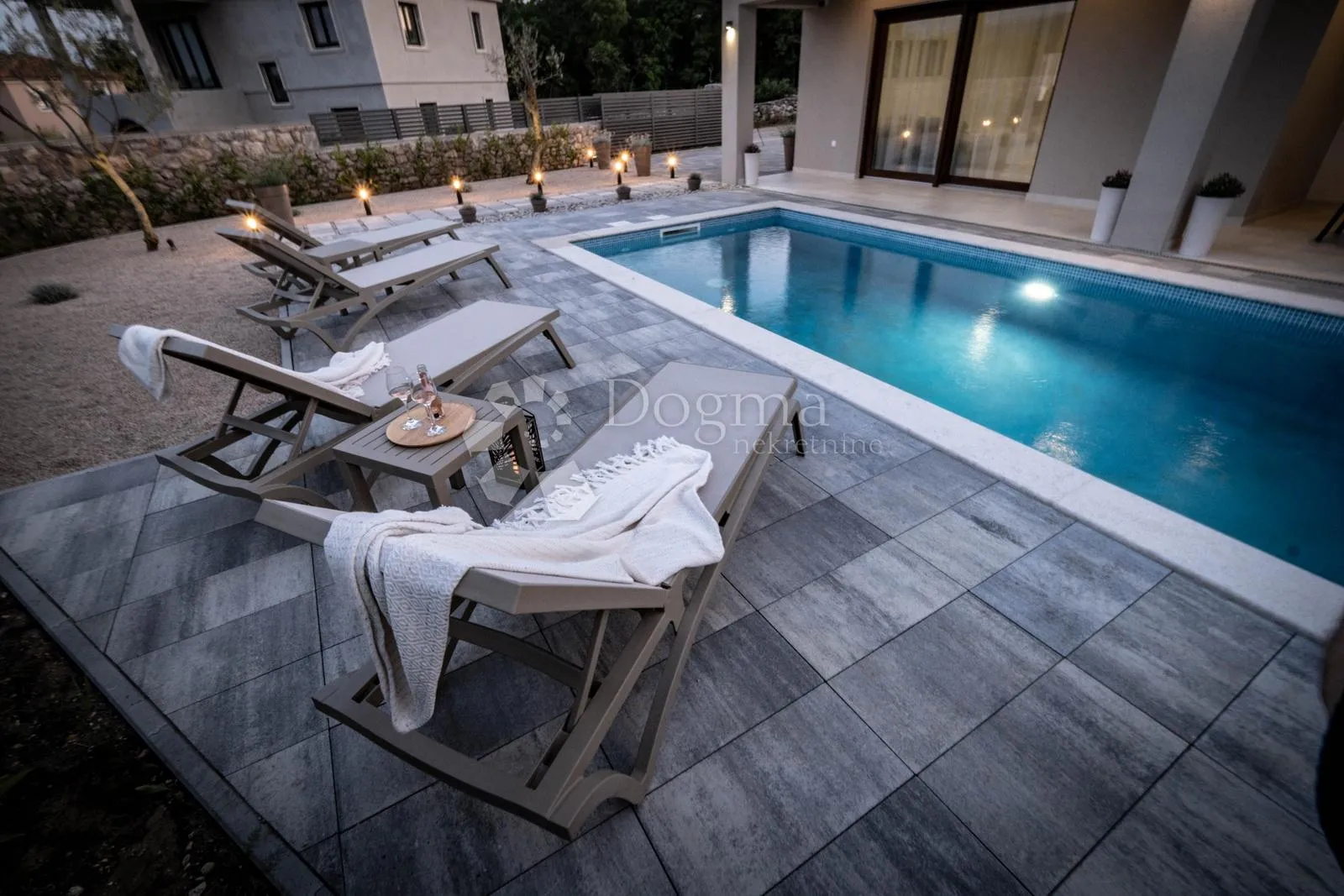 otok krk mirna lokacija - moderna villa - slika 24