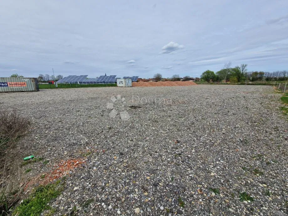 građevinsko zemljište gospodarske namjene 2.984 m² - slika 3