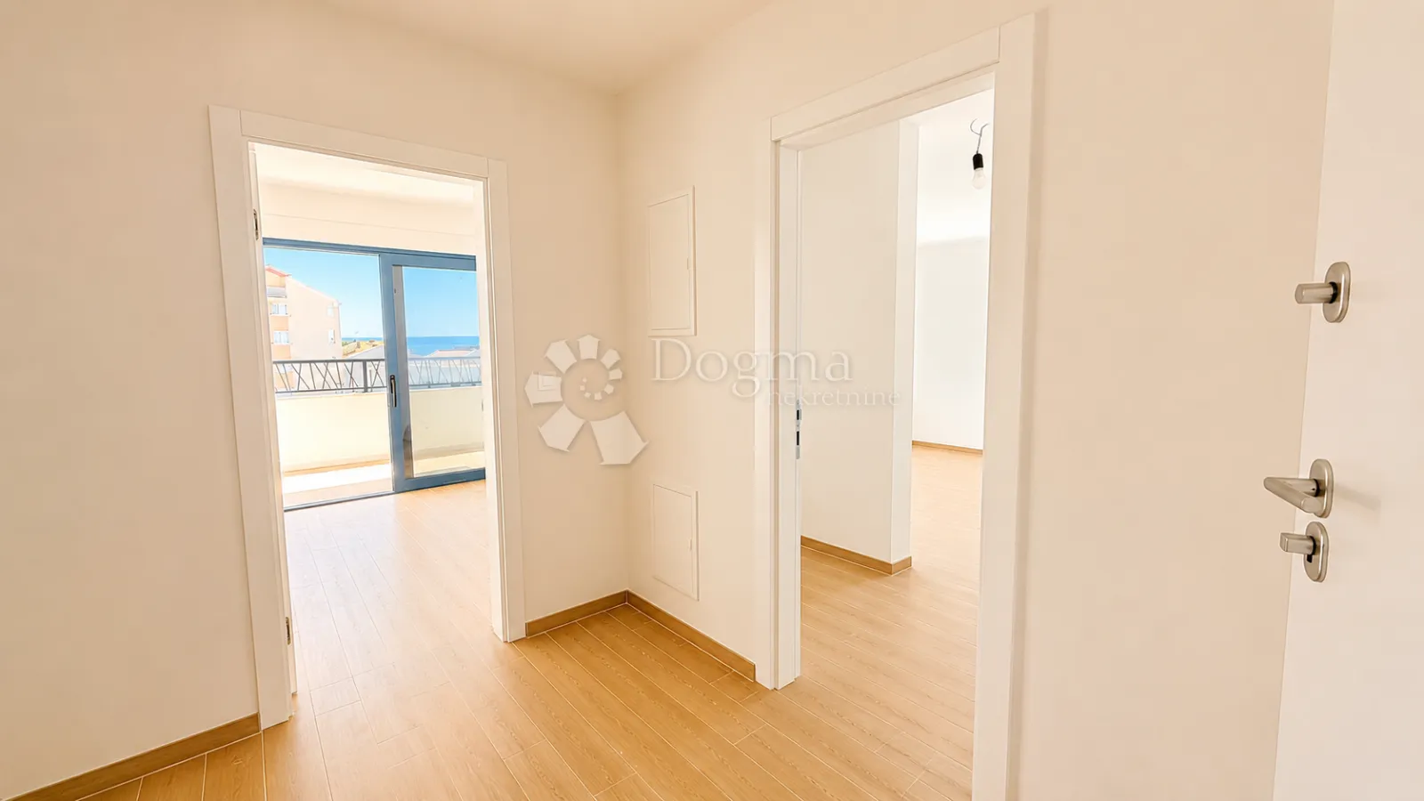 dvoetažni penthouse s panoramskim pogledom na more – baška voda - slika 12