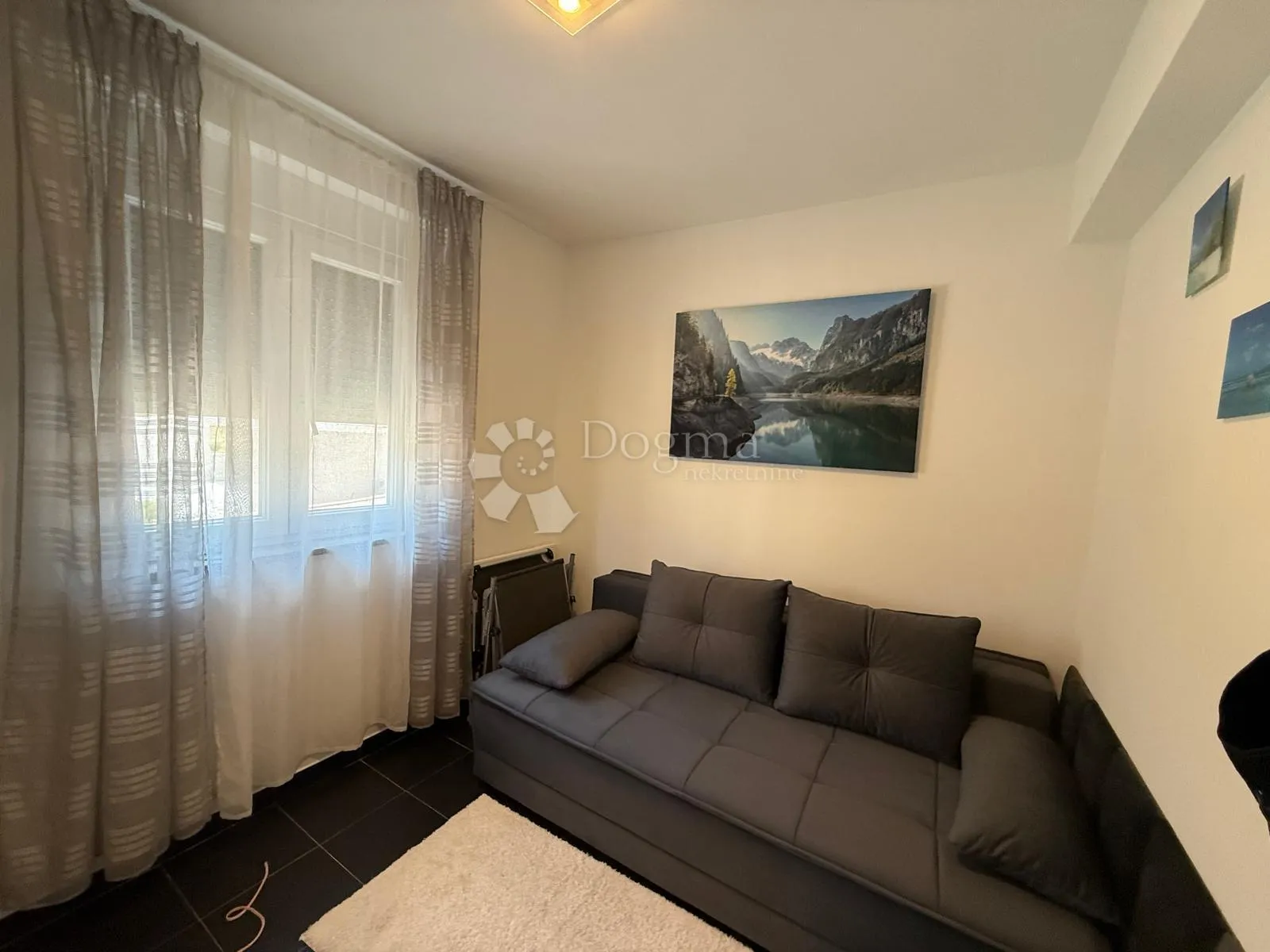prostran moderan apartman velike terase 200 m od mora - slika 16