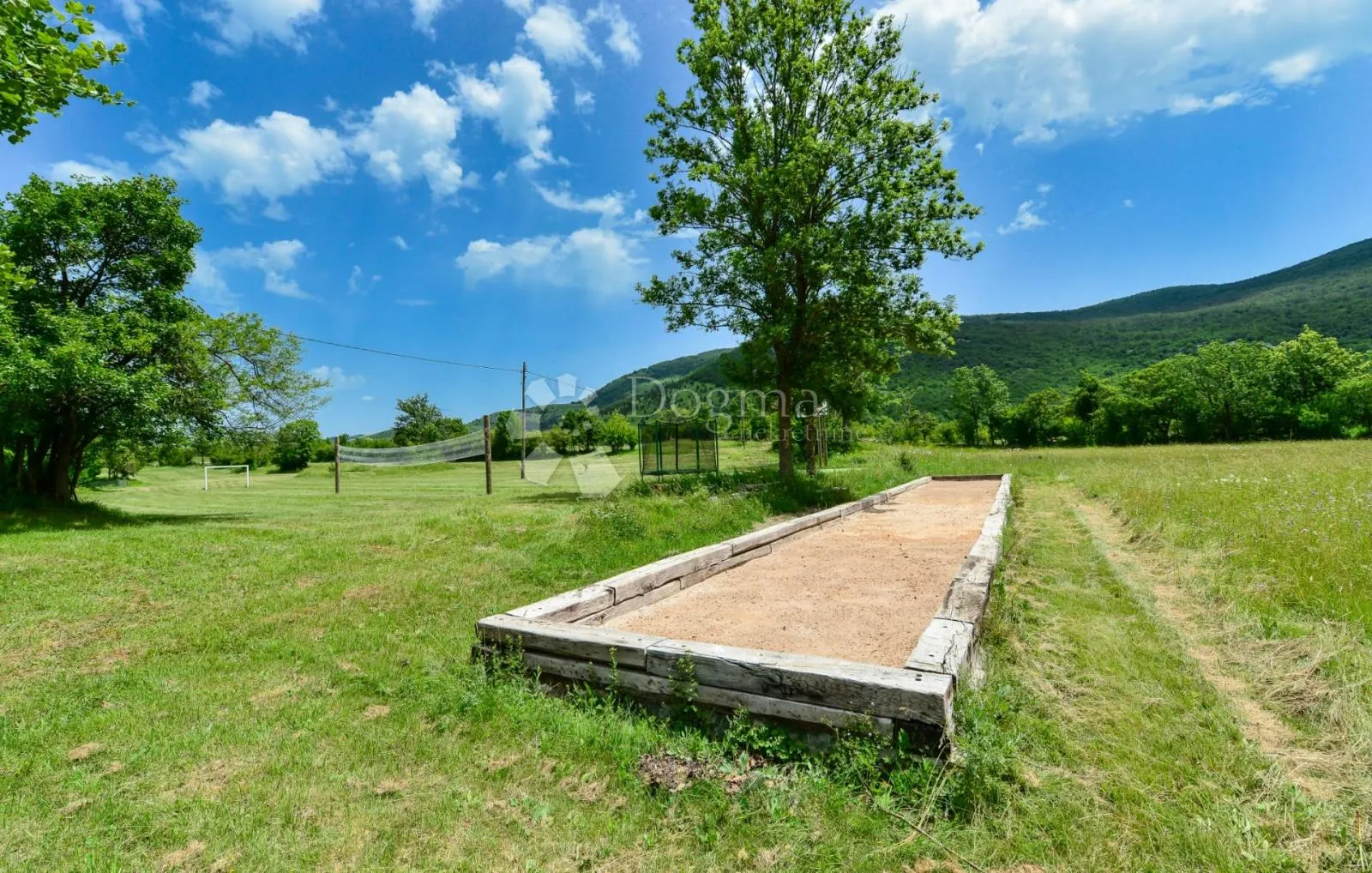 ogroman potencijal! - privatno imanje od 5 hektara s dvije kuće i bazenom - slika 4