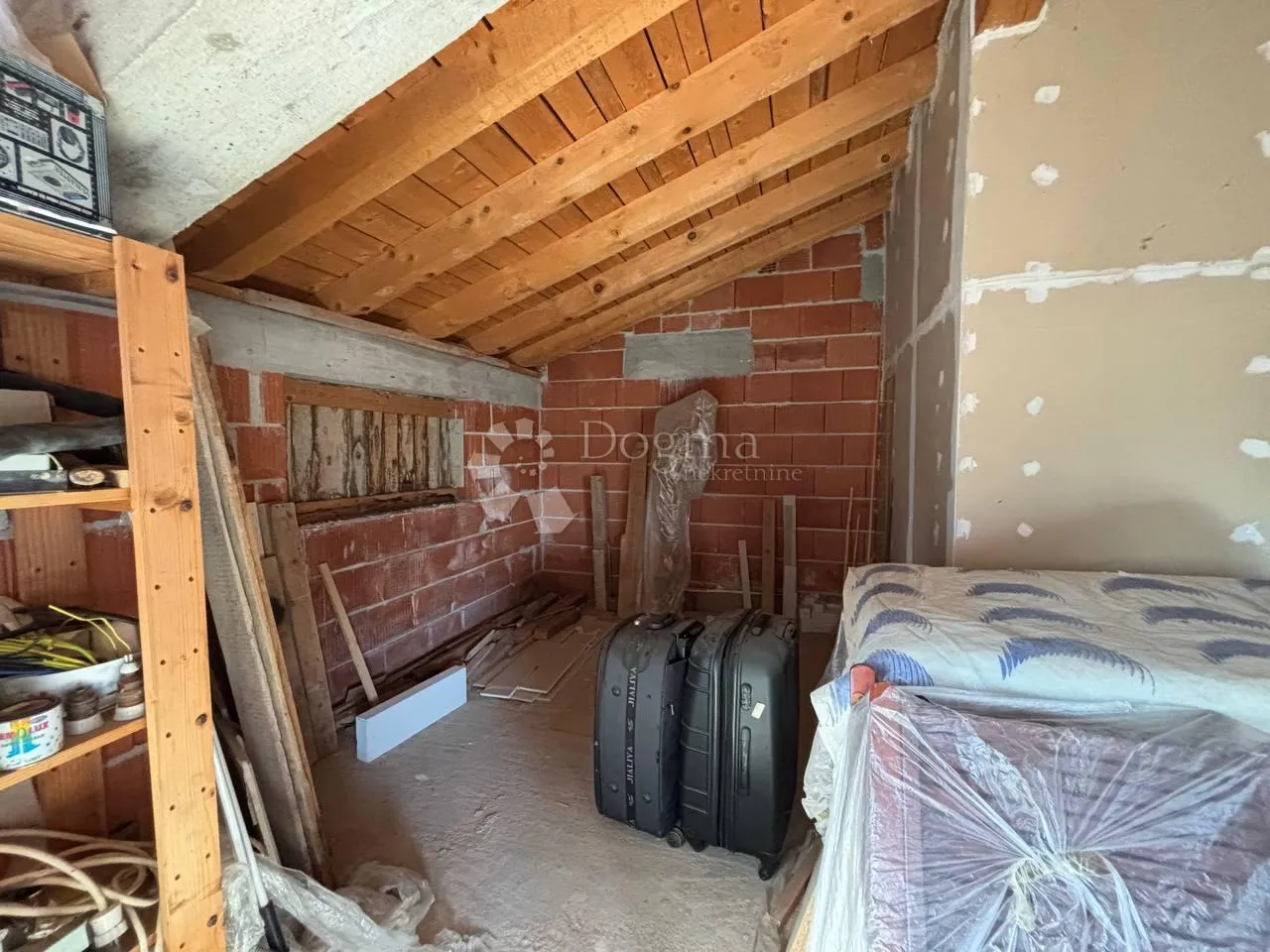 dvije stambene jedinice u roh-bau fazi + 591 m² okućnice – rovinjsko selo - slika 22