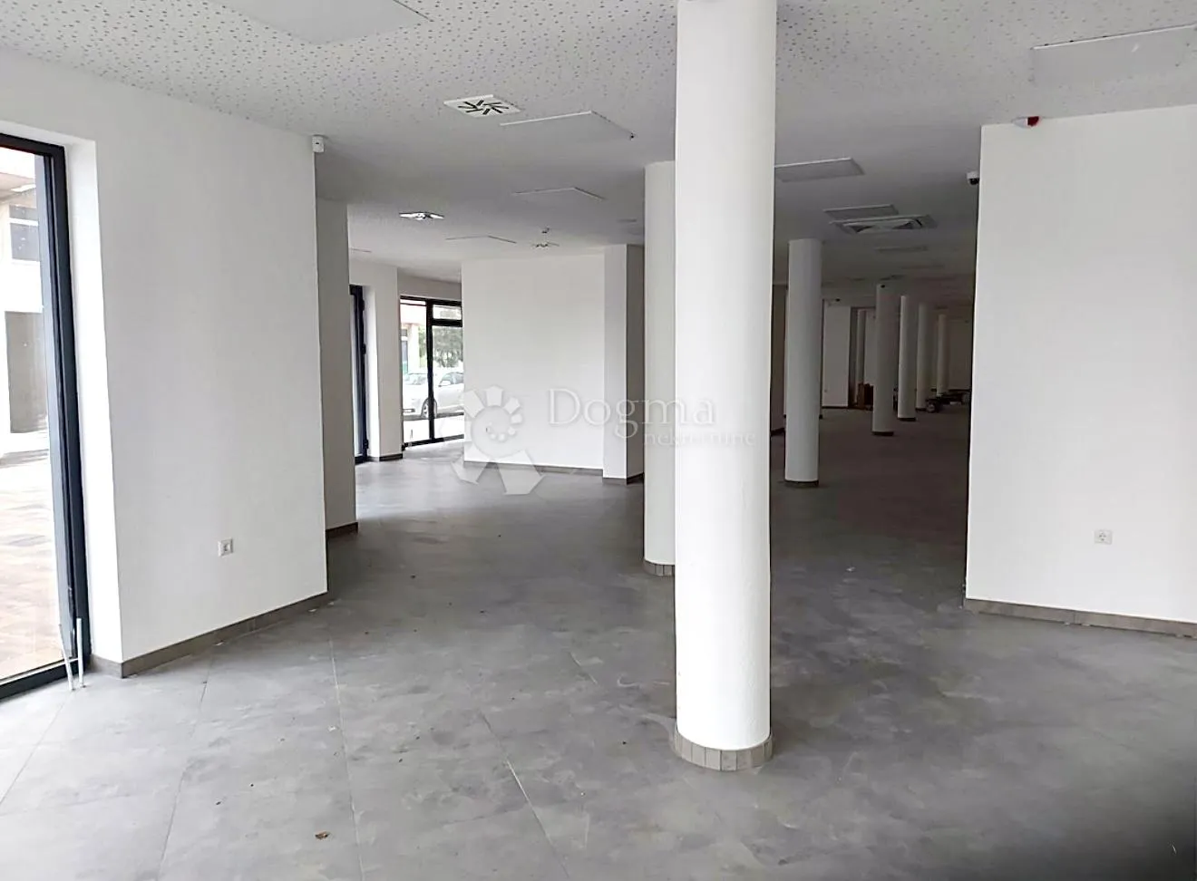 sanski most, atraktivni poslovni prostor, 504,87 m2 - slika 2