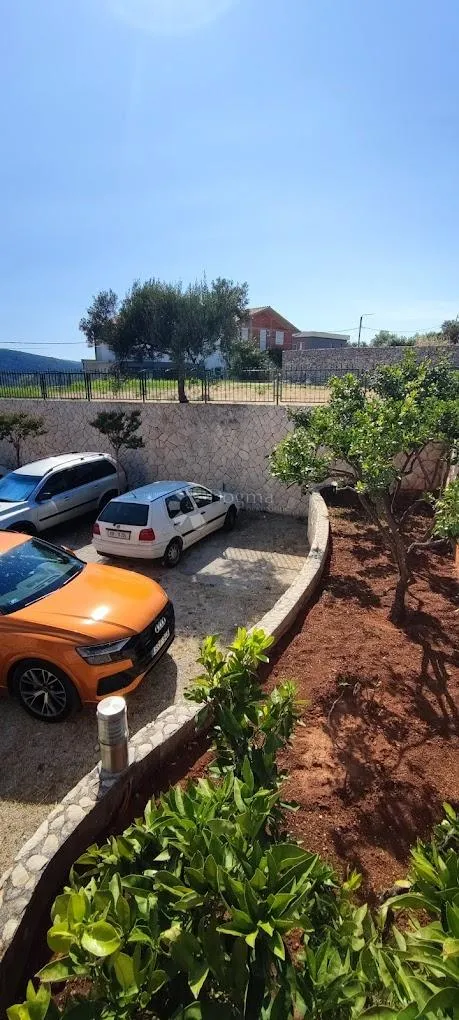 kuća s 4 apartmana - marina - slika 6