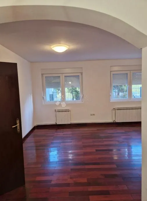 kuća za najam stranim radnicima 300m2 6 soba - slika 5