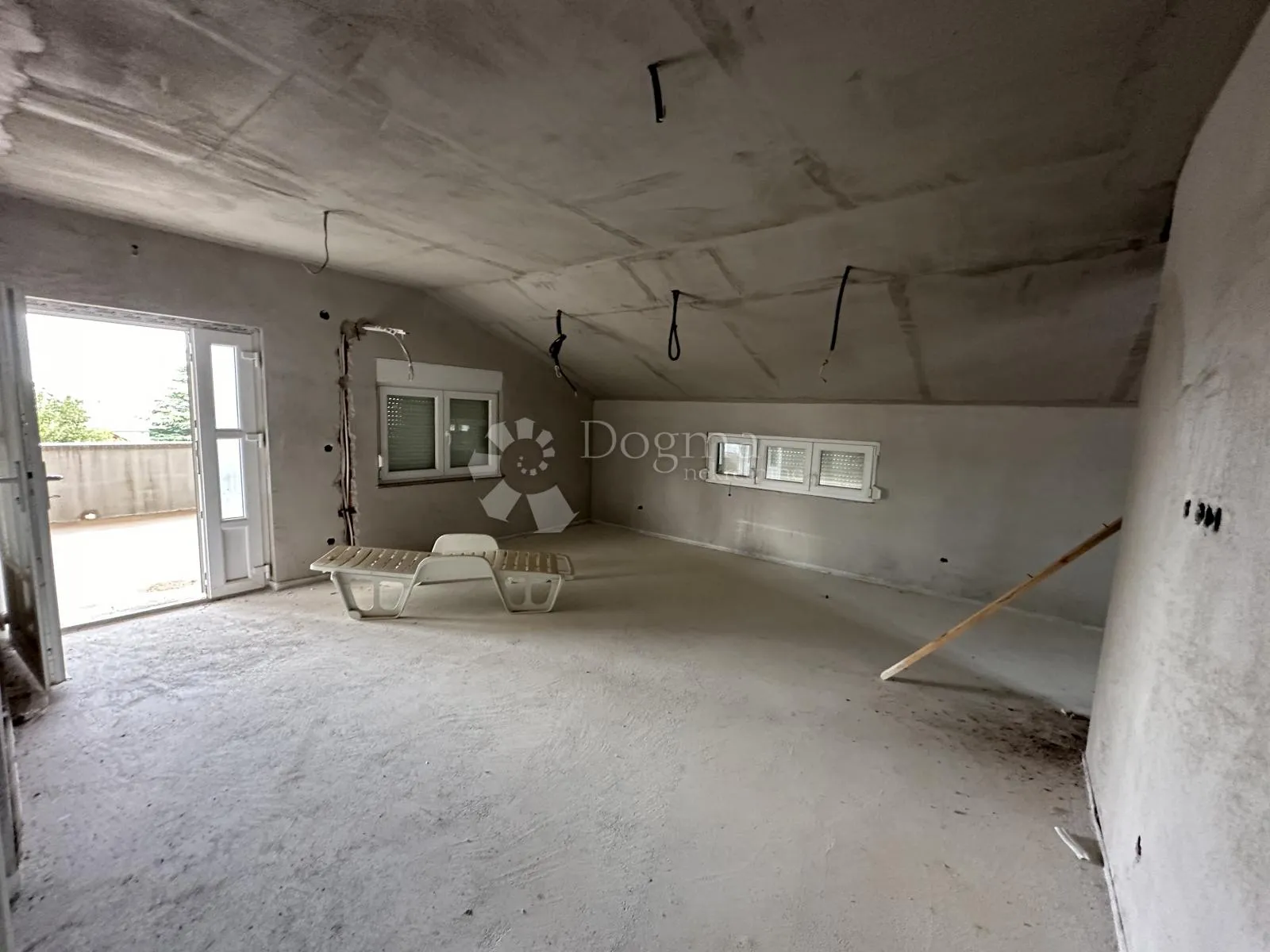 zukve kuća sa 3 apartmana *prilika!!!* - slika 12