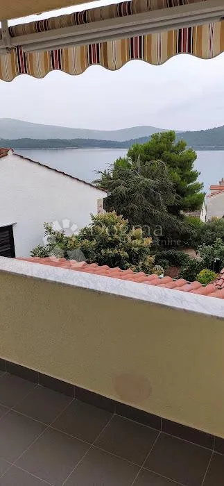 žaborić- predivna apartmanska kuća s pogledom na more - slika 39