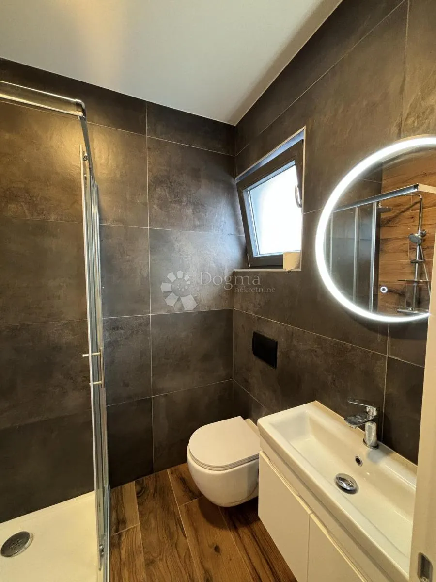 prodaje se luksuzni apartman na otoku viru, 100 m od mora - slika 7