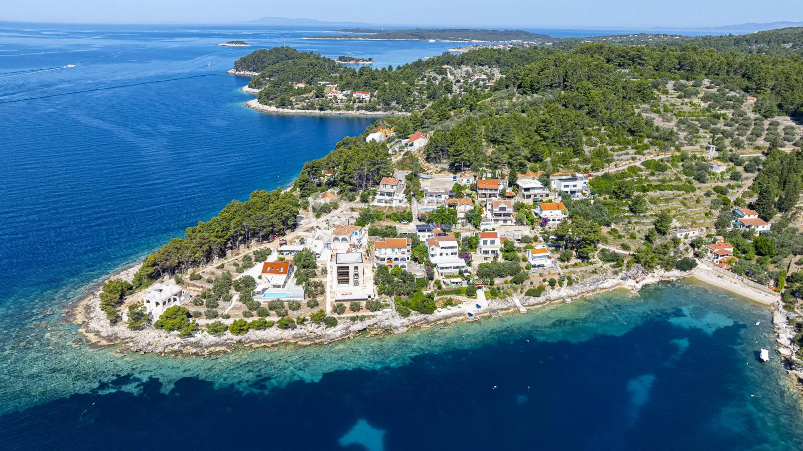 prvi red do mora: samoodrživa apartmanska vila s uhodanim poslovanjem – vela luka, korčula - slika 34