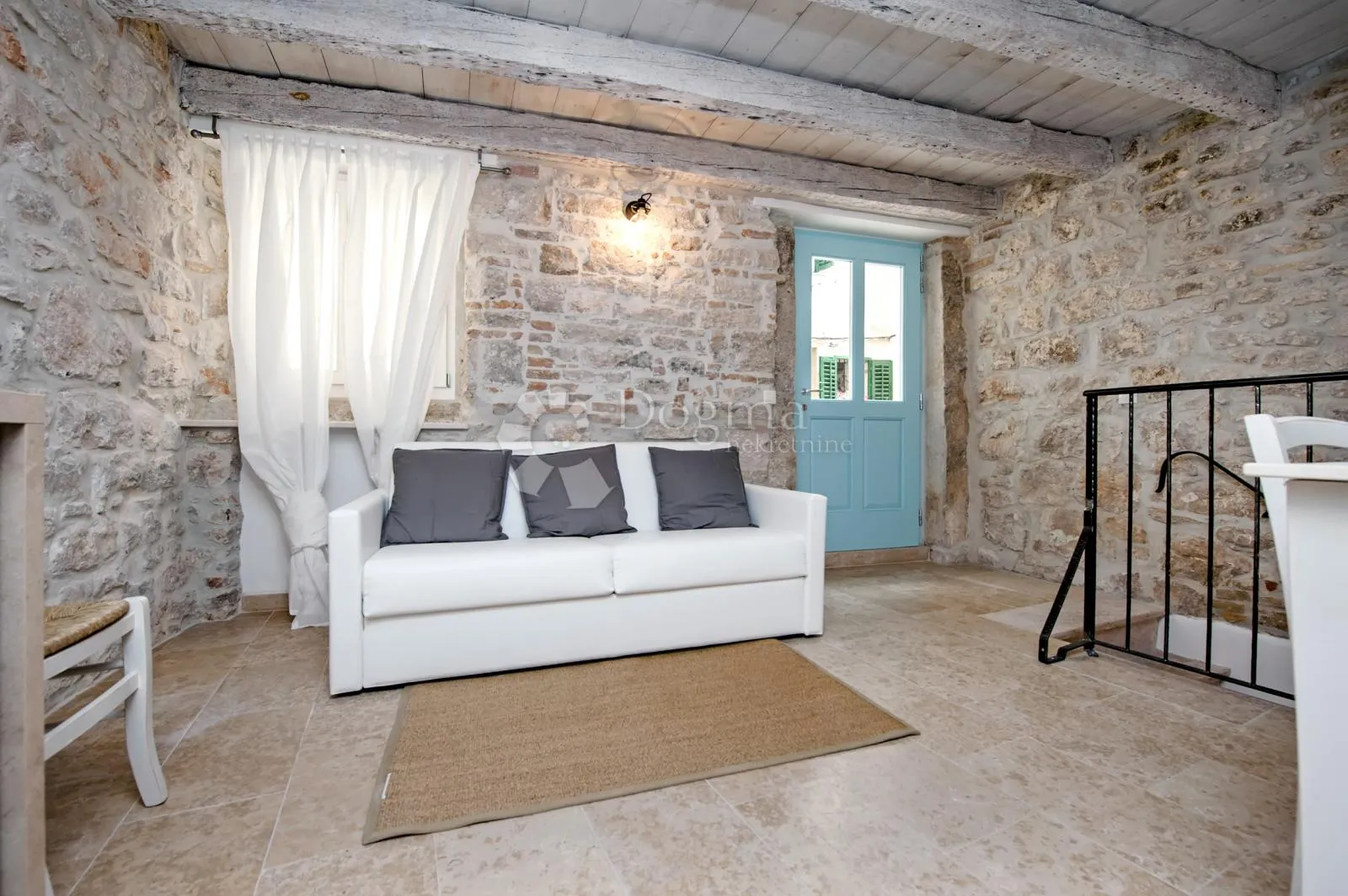 rovinj - sniženo! kuca s 3 apartmana u srcu starog grada - slika 10