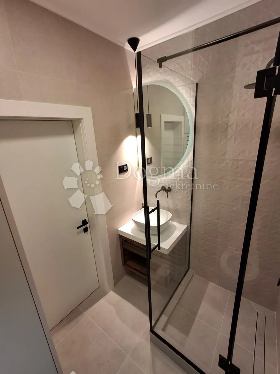 dizajnerski studio apartman u poslovnom centru raba!!! samo kod nas! - slika 26