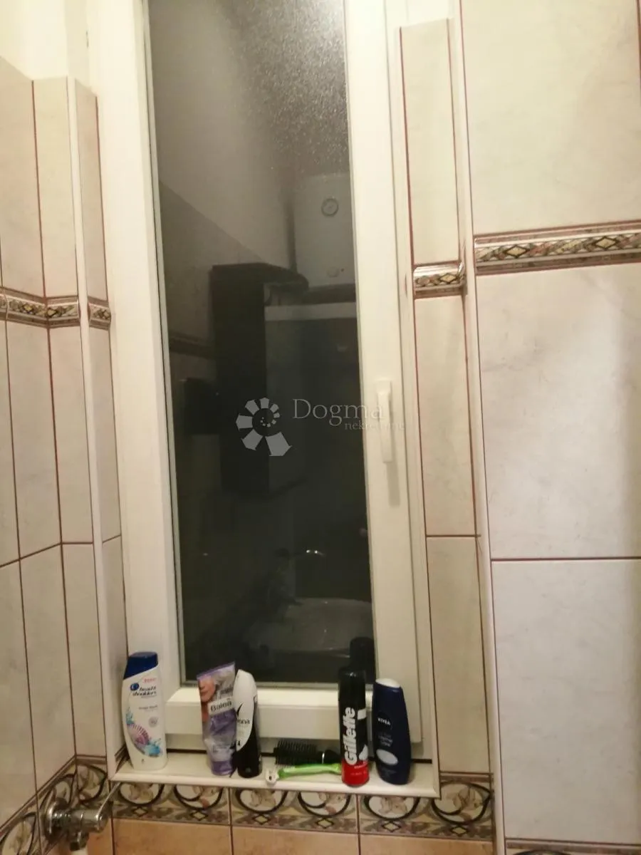 veliki gospodski 4s stan u centru - slika 38