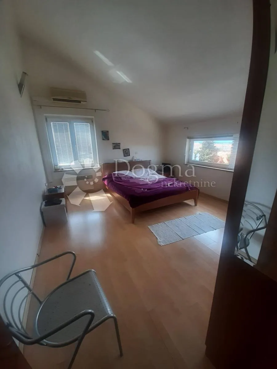 kuća na tri kata bokanjac - slika 22