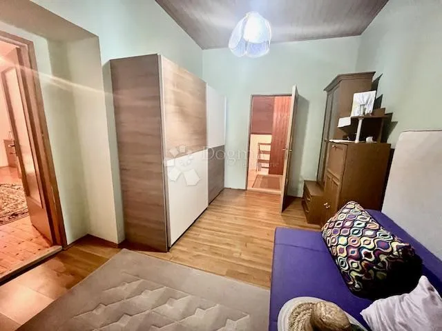 uređena dvojna kuća sa okućnicom u crikveničkom zaleđu - slika 12