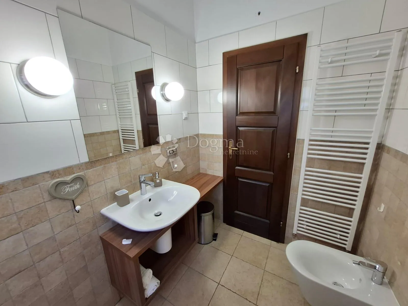 višnjan - kamena vila sa prostranom okućnicom - slika 25