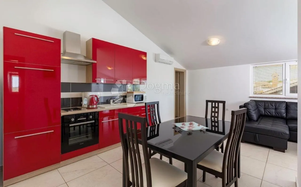 prodaje se ekskluzivna apartmanska kuća u medulinu – 900 m od mora - slika 4