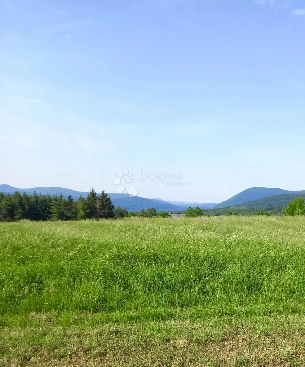Građevna parcela nadomak Plitvica - Rakovica