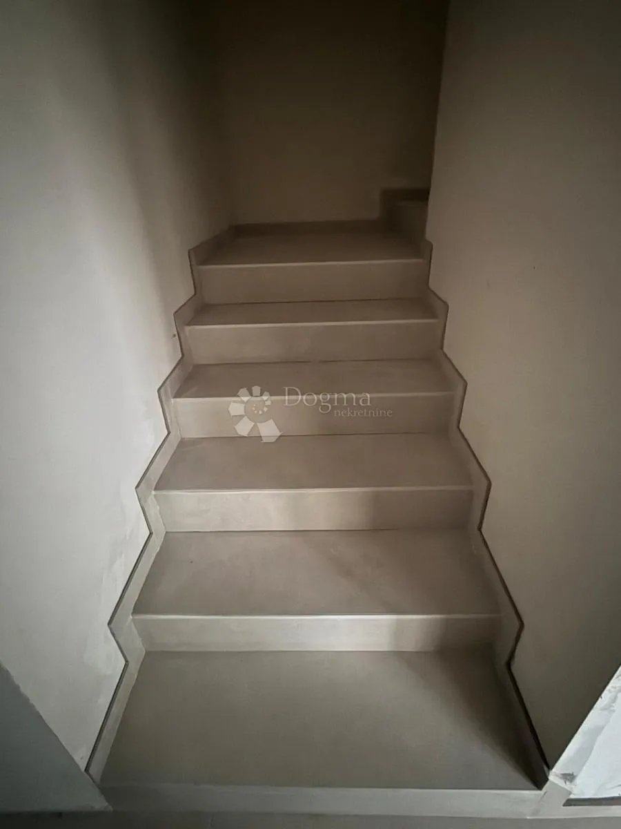 otok krk vrbnik- luksuzni apartman na prvom katu odlične novogradnje - slika 6