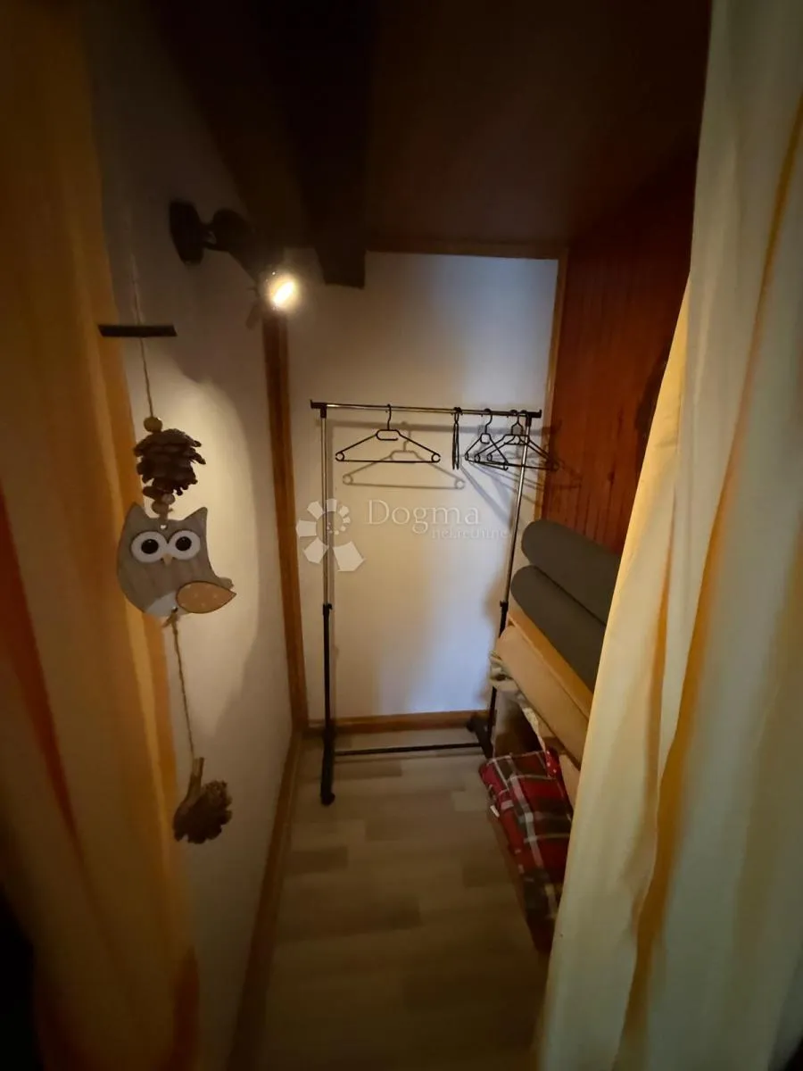 kuća 2 apartmana 2 građ zemljišta poljo 3000m2 - slika 11