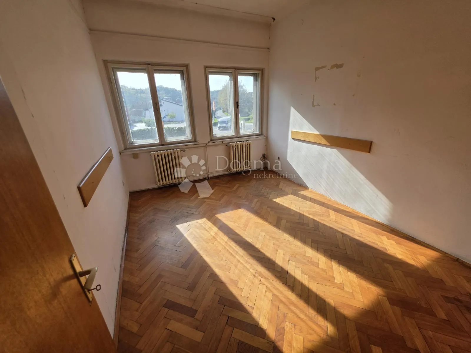 najam uredskog prostora cca 298m² - 8 ureda, spremište - slika 6