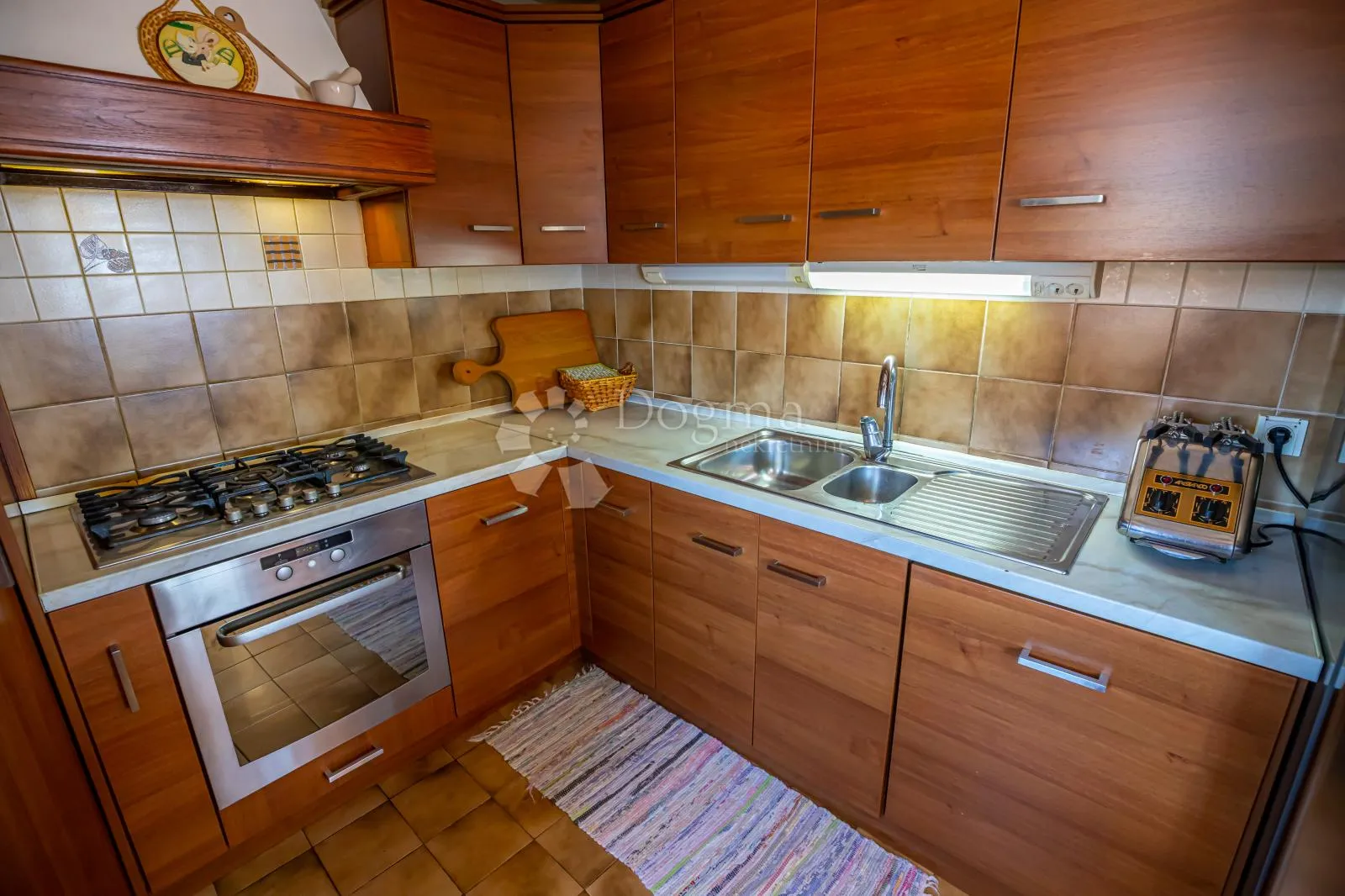 apartman sa galerijom i prekrasnim pogledom na more - slika 27