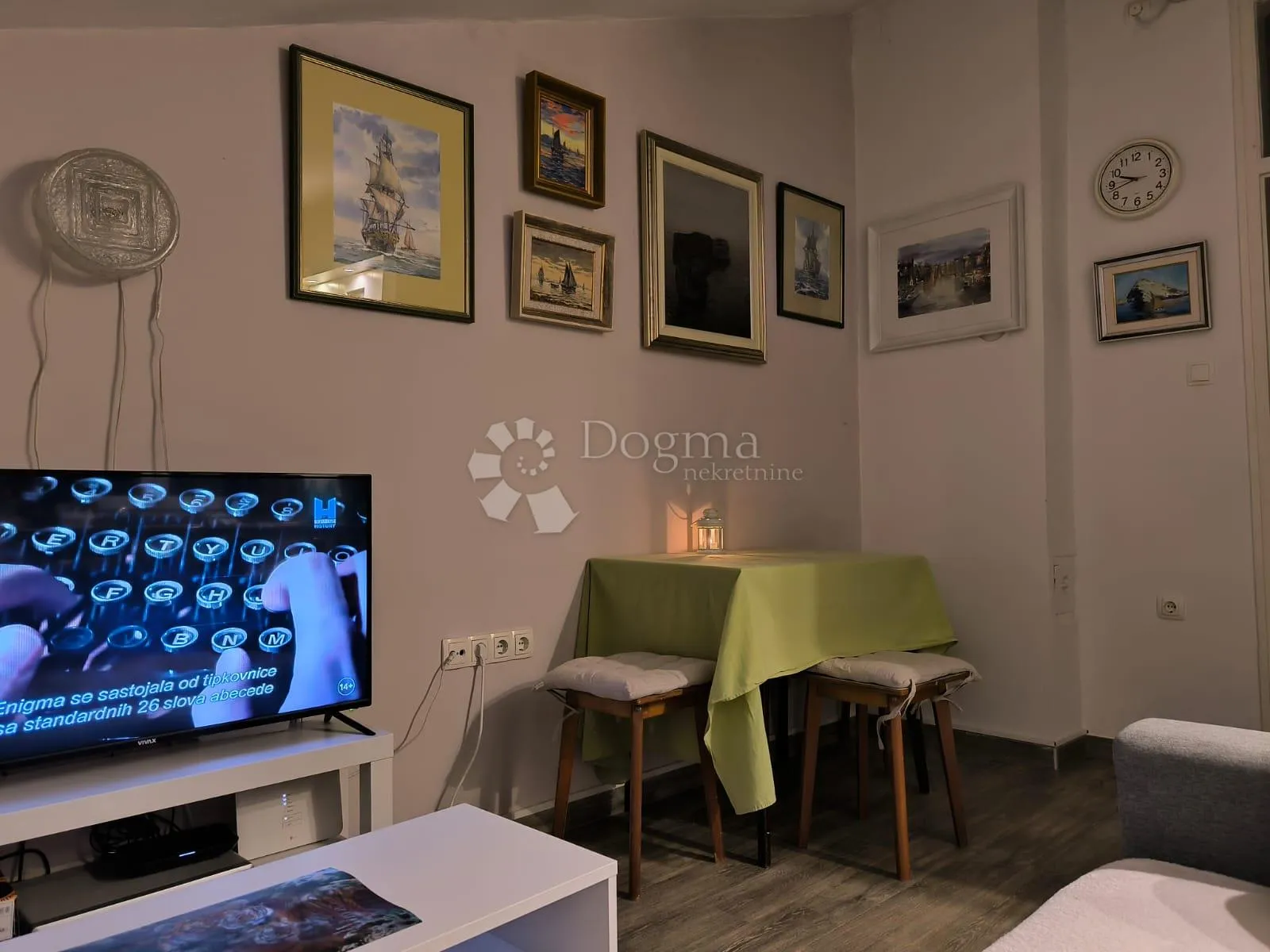 dvosoban stan na odličnoj lokaciji u palitu blizu šarengrada - slika 9