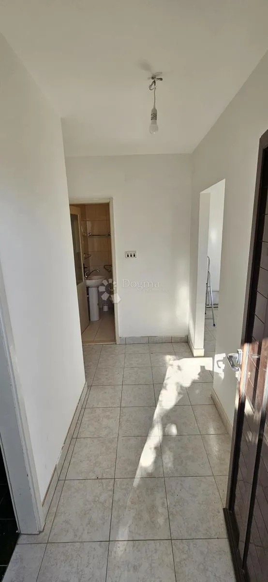 kuća na o. čiovu s prekrasnim pogledom na more - slika 15