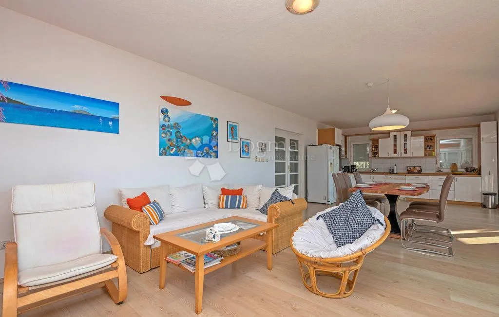podaca – gotov posao s bazenom i 2 apartmana ★★★★★ - slika 6