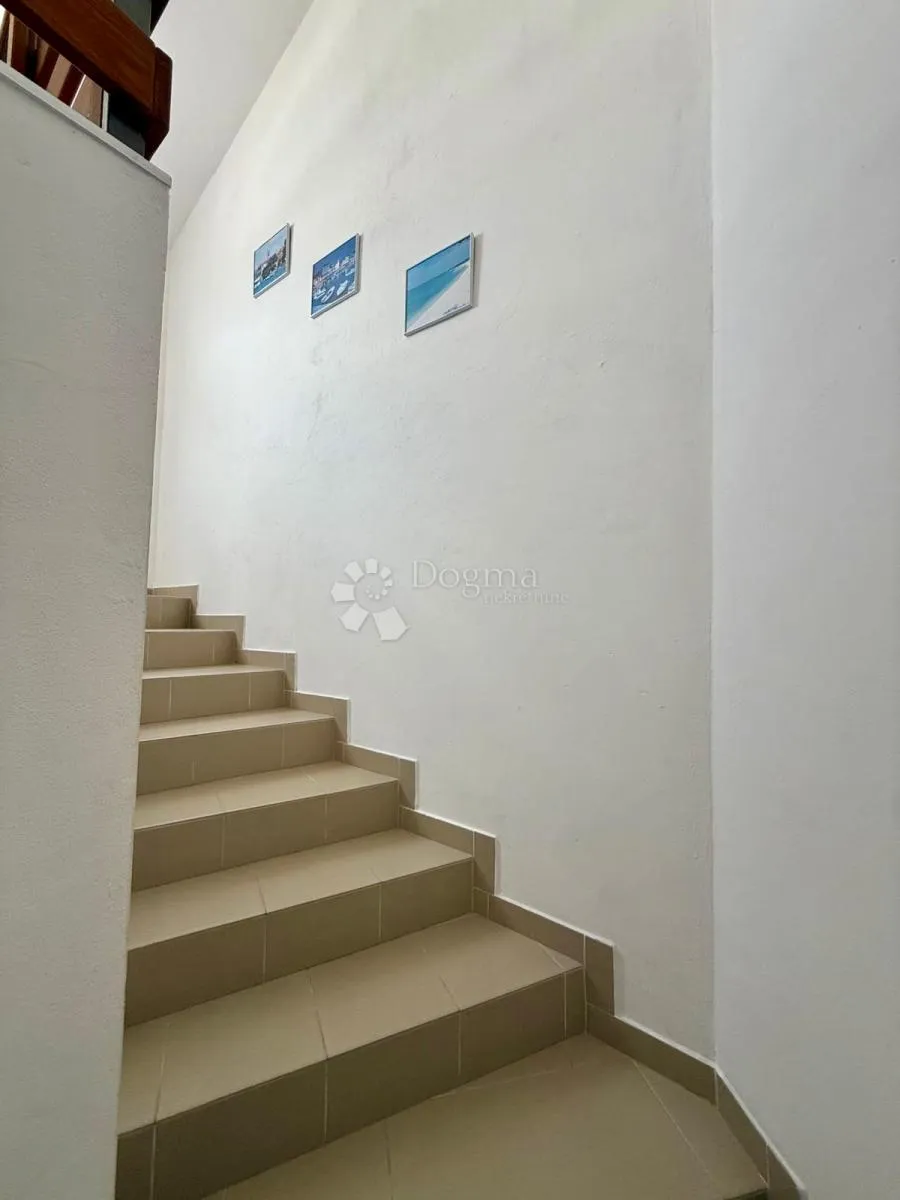 kuća s 3 apartmana i garažom blizu mora - fažana - slika 31