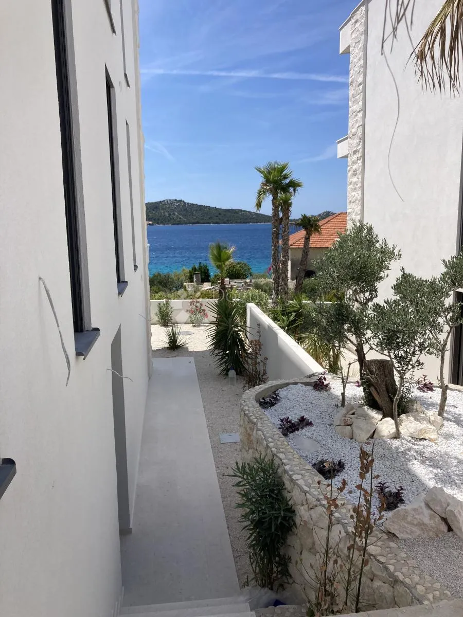 luksuzni apartman uz more a3 - slika 14