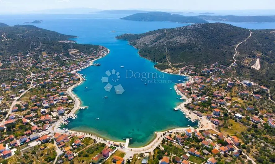 građevinsko zemljište s projektom u vinišću (trogir) - slika 5