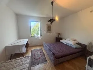 apartman iznad crikvenice okružen zelenilom - slika 4