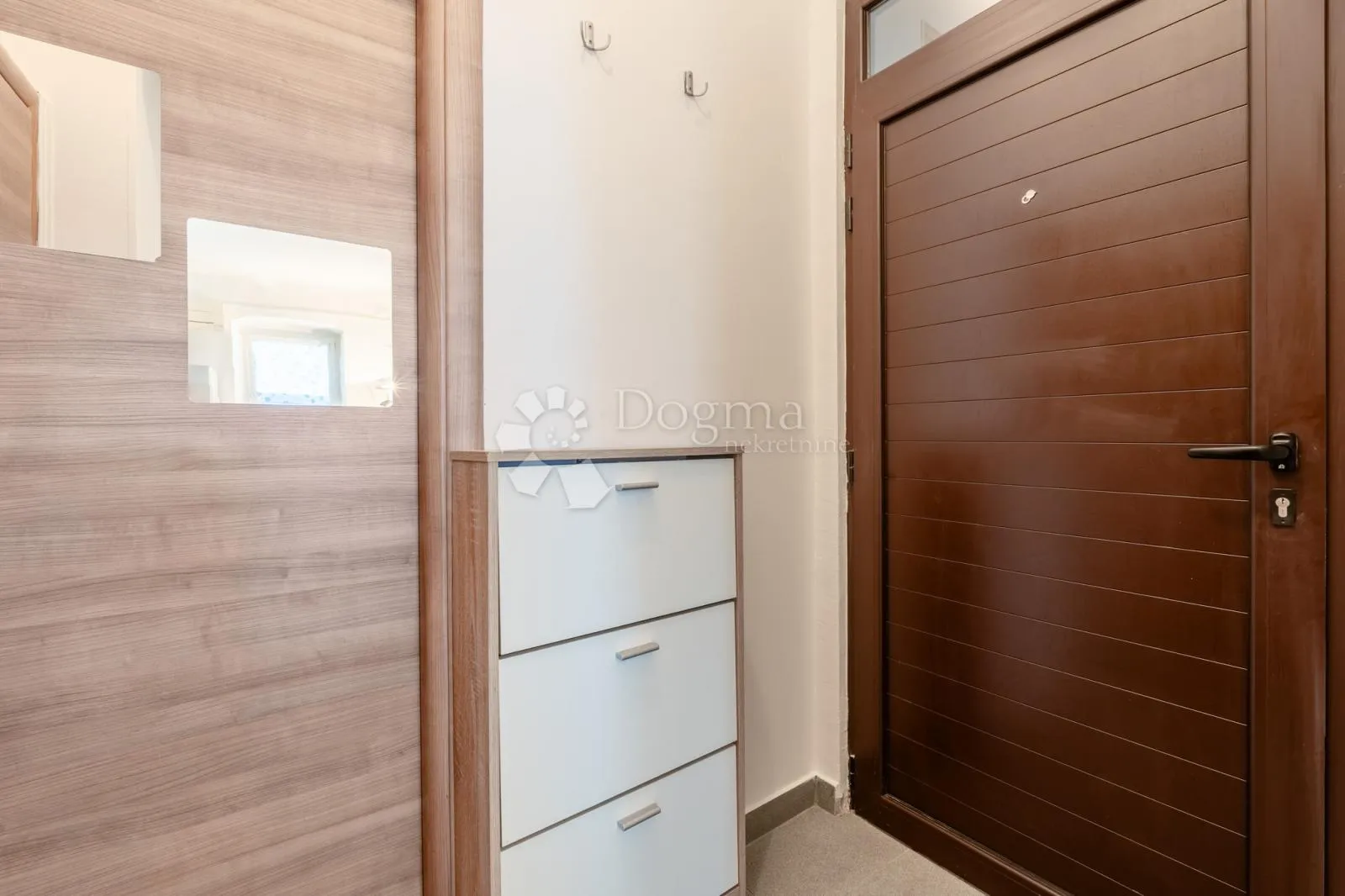 krnjevo-1s+db kompletno adaptiran odmah useljivo - slika 13