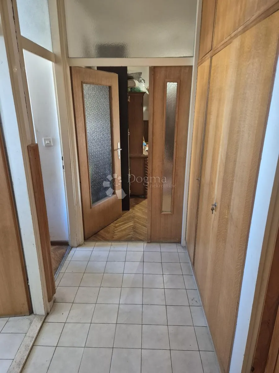 stan: lovret 58m2 sa 30m2 terase - slika 9