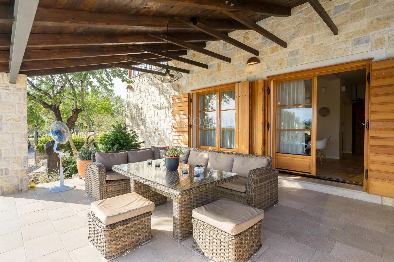 mediteranski raj u okolici šibenika - luksuzna vila na osami - slika 14