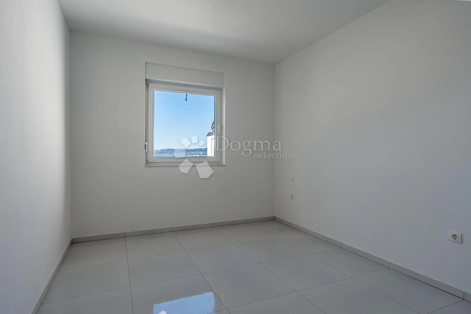 apartman u blizini mora sa prekrasnim pogledom - slika 4